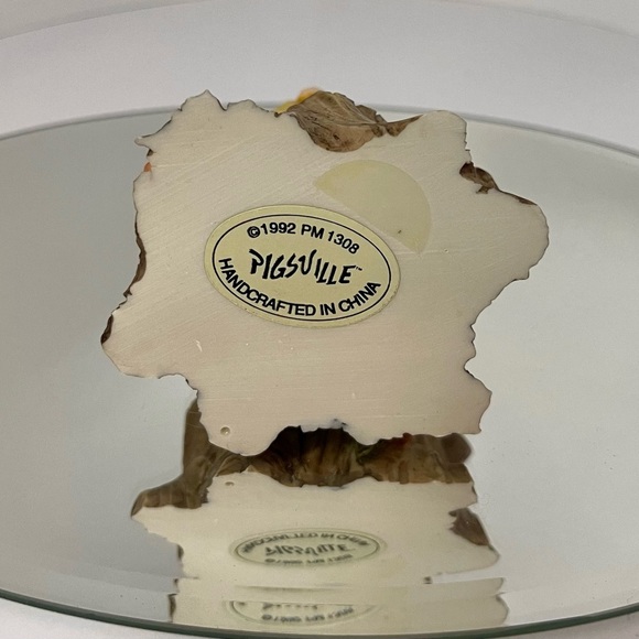 Pigsville 1992 Piglet Figurine Eating Ice Cream Wearing a Bonnet Sitting On Log - Picture 5 of 5